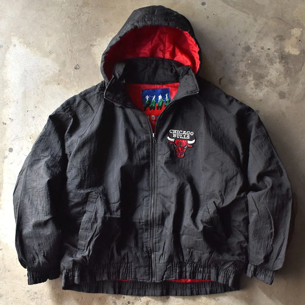 90’s FANS GEAR “NBA Chicago Bulls” 中綿入り ナイロンプルオーバー 240222