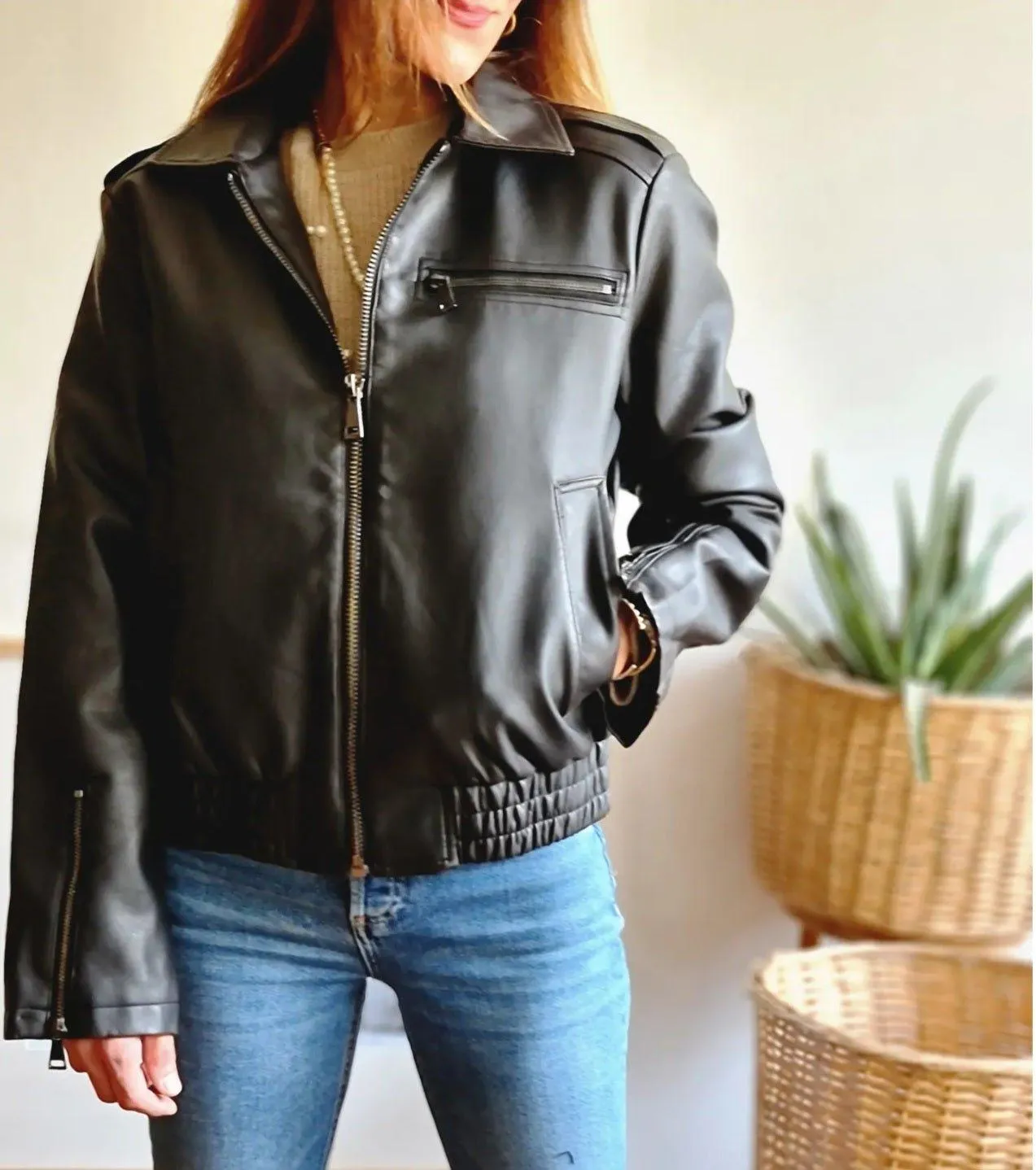 Chaqueta Eco Cuero Café Oscuro.
