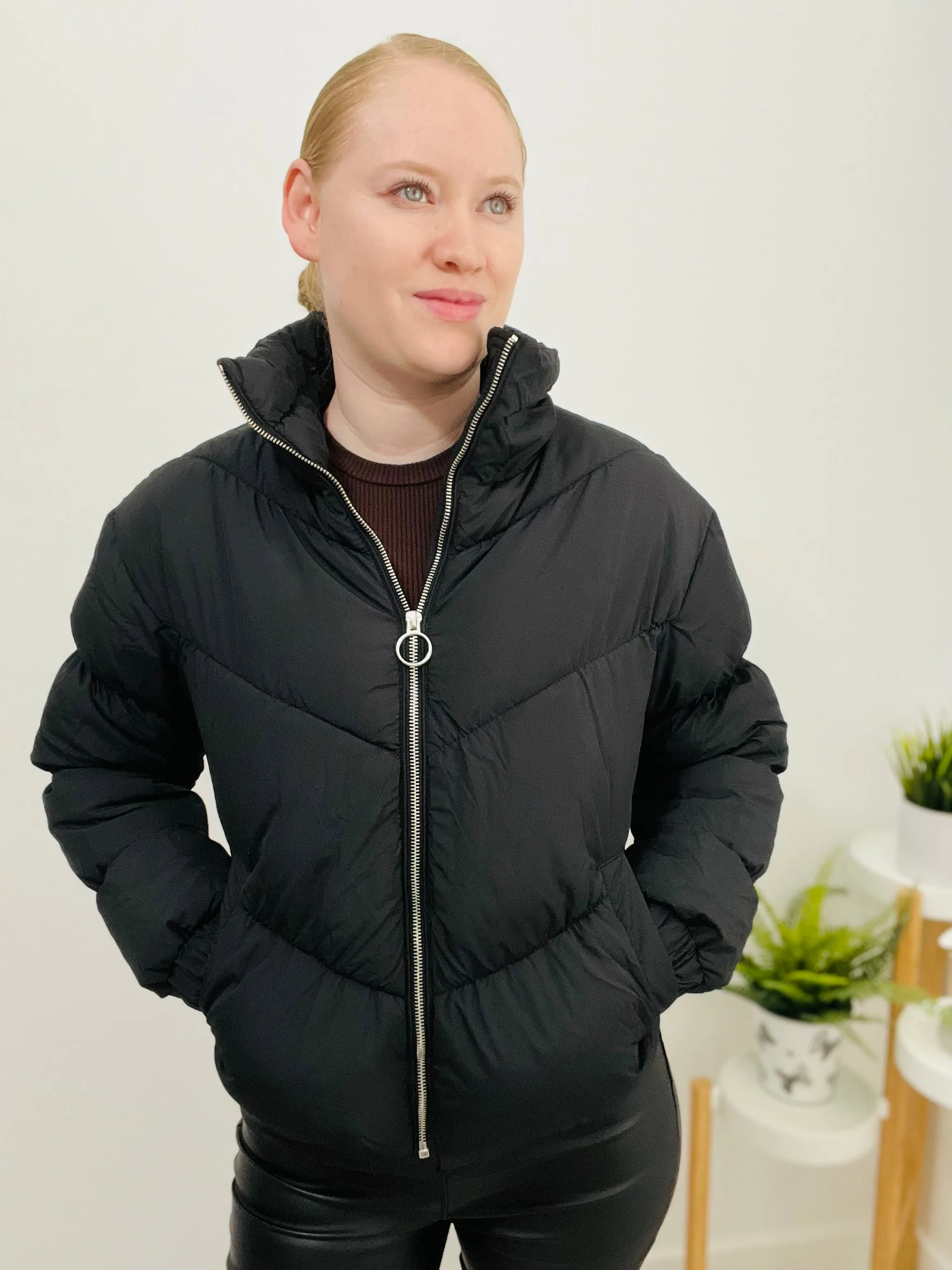 Cuddle Me Puffer Jacket (Black)