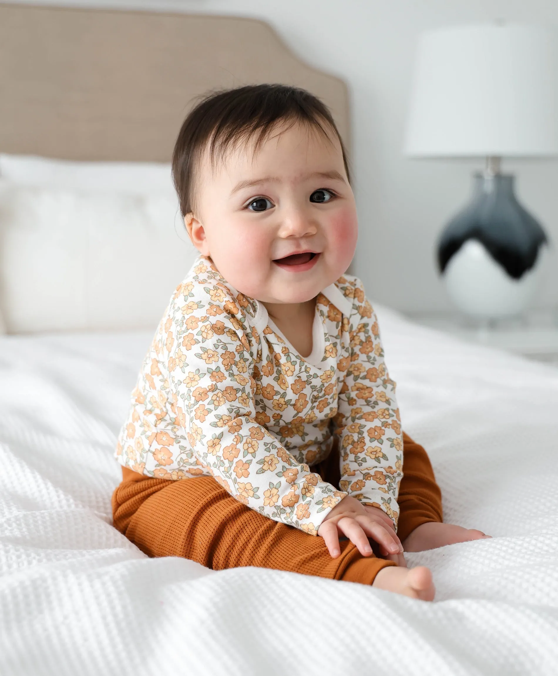 Long sleeve baby bodysuit - Orange Daisy