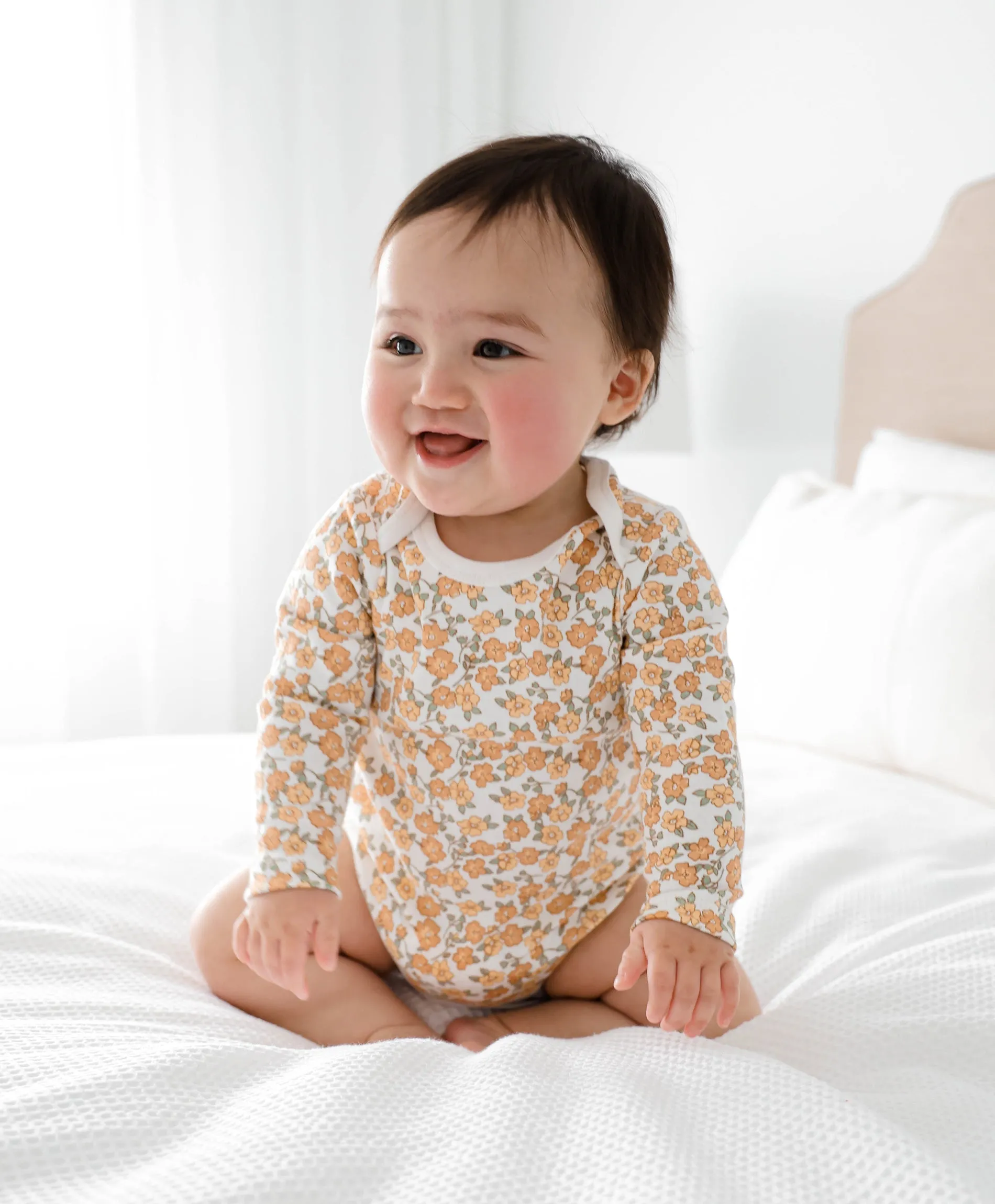 Long sleeve baby bodysuit - Orange Daisy
