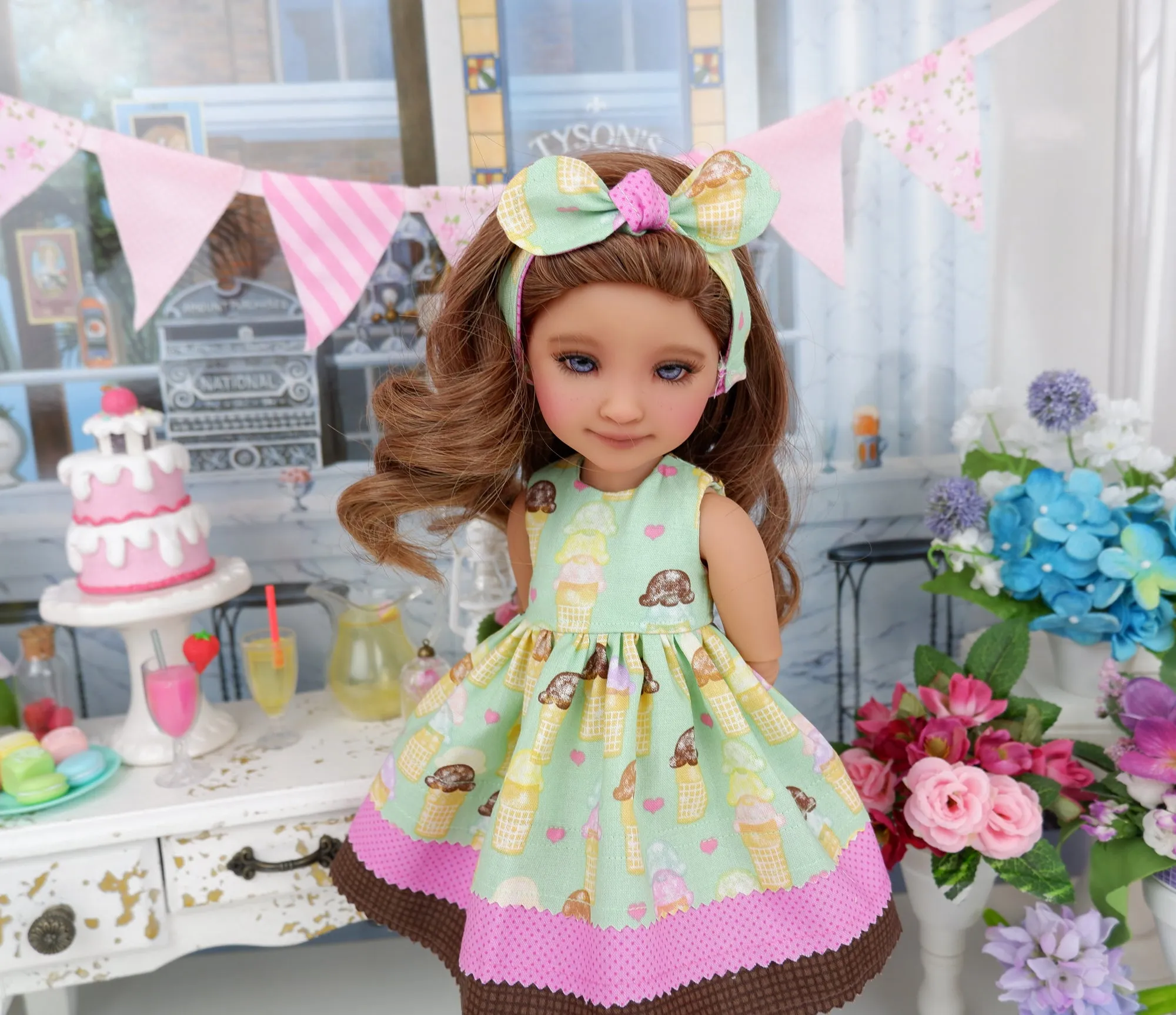 Sugar Cone - dress with boots for Ruby Red Fashion Friends doll