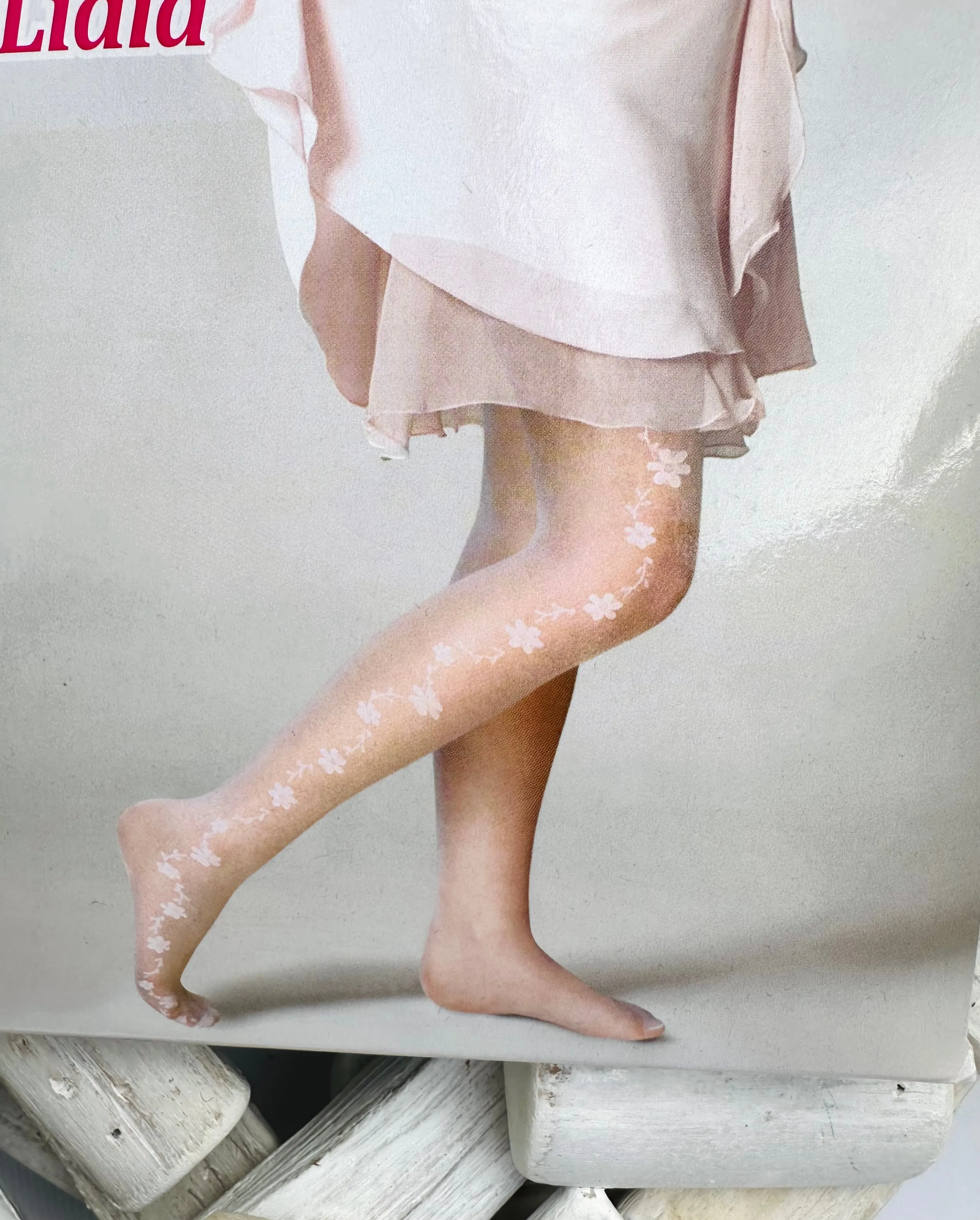 White flower tights